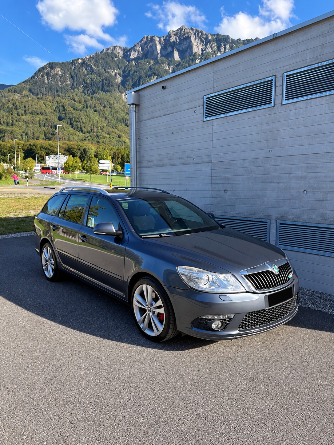 SKODA Octavia Combi 2.0 TDI RS DSG-image-4
