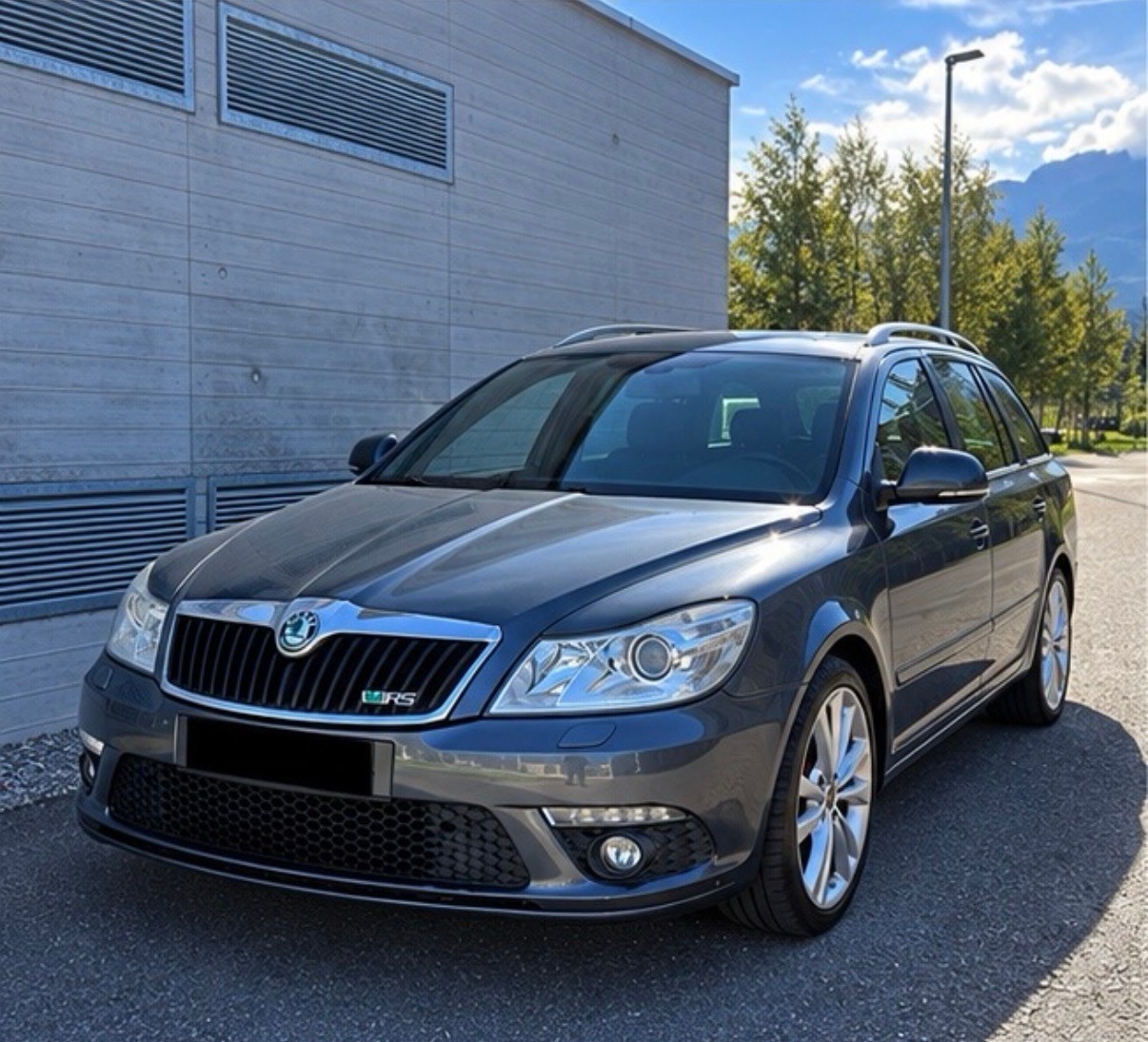 SKODA Octavia Combi 2.0 TDI RS DSG-image-1