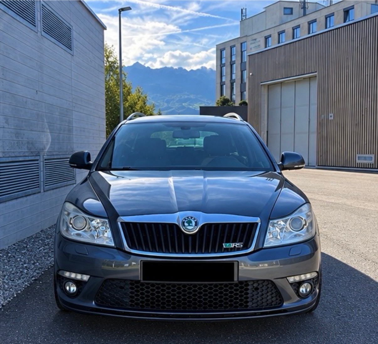 SKODA Octavia Combi 2.0 TDI RS DSG-image-0