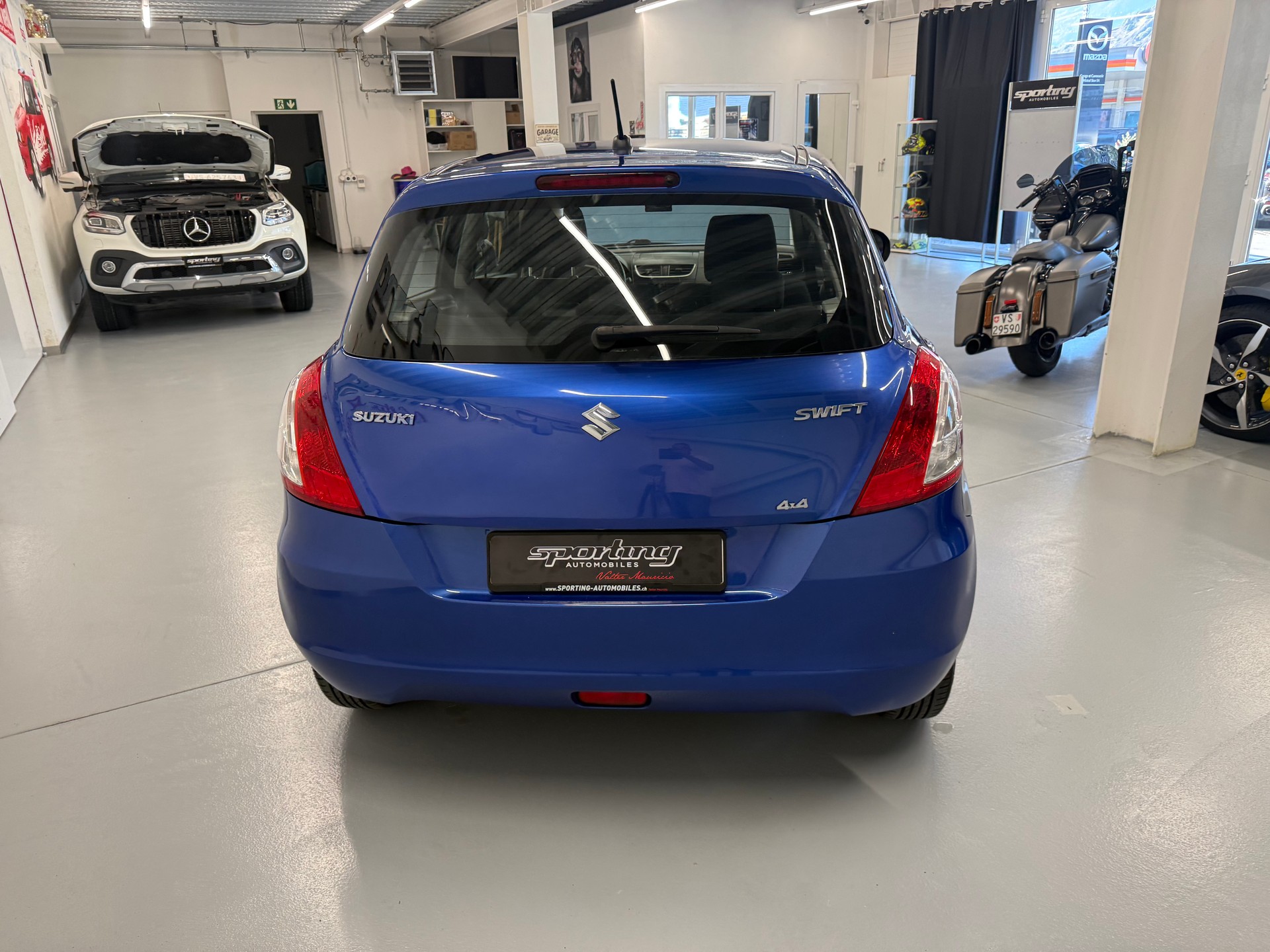 SUZUKI Swift 1.2i 16V GL Top 4x4-image-6