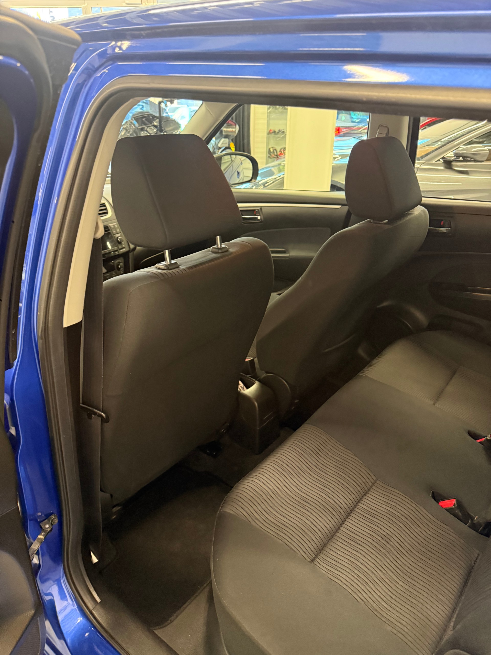 SUZUKI Swift 1.2i 16V GL Top 4x4-image-13