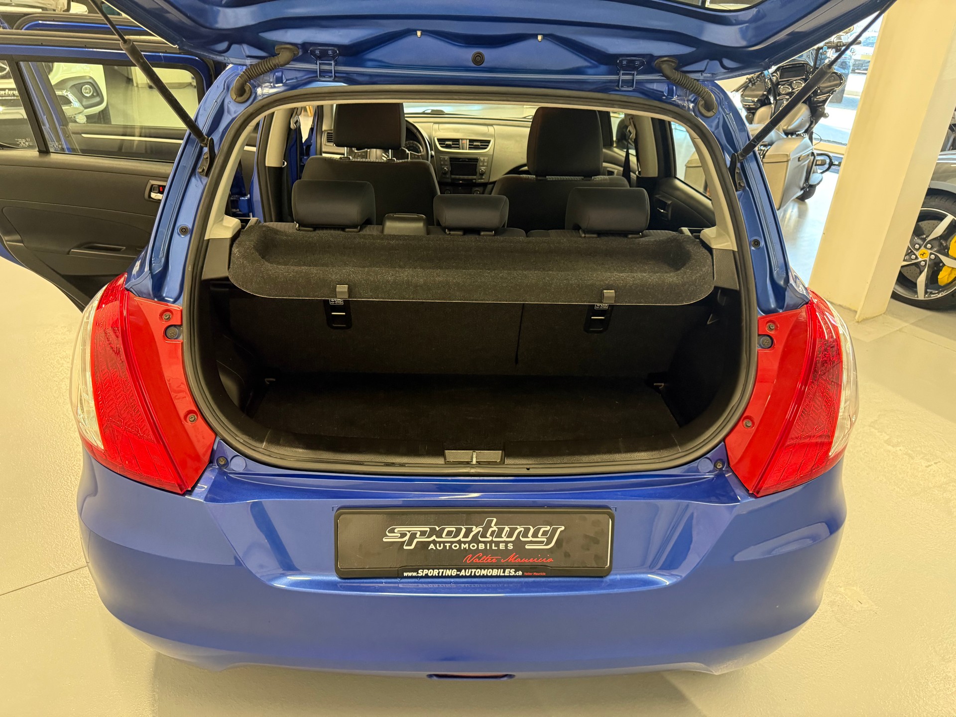 SUZUKI Swift 1.2i 16V GL Top 4x4-image-16