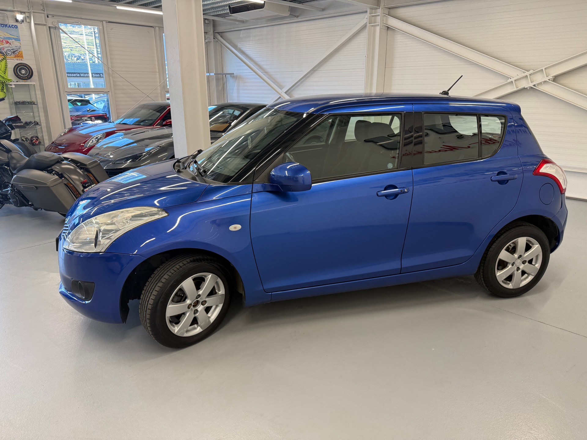 SUZUKI Swift 1.2i 16V GL Top 4x4-image-9