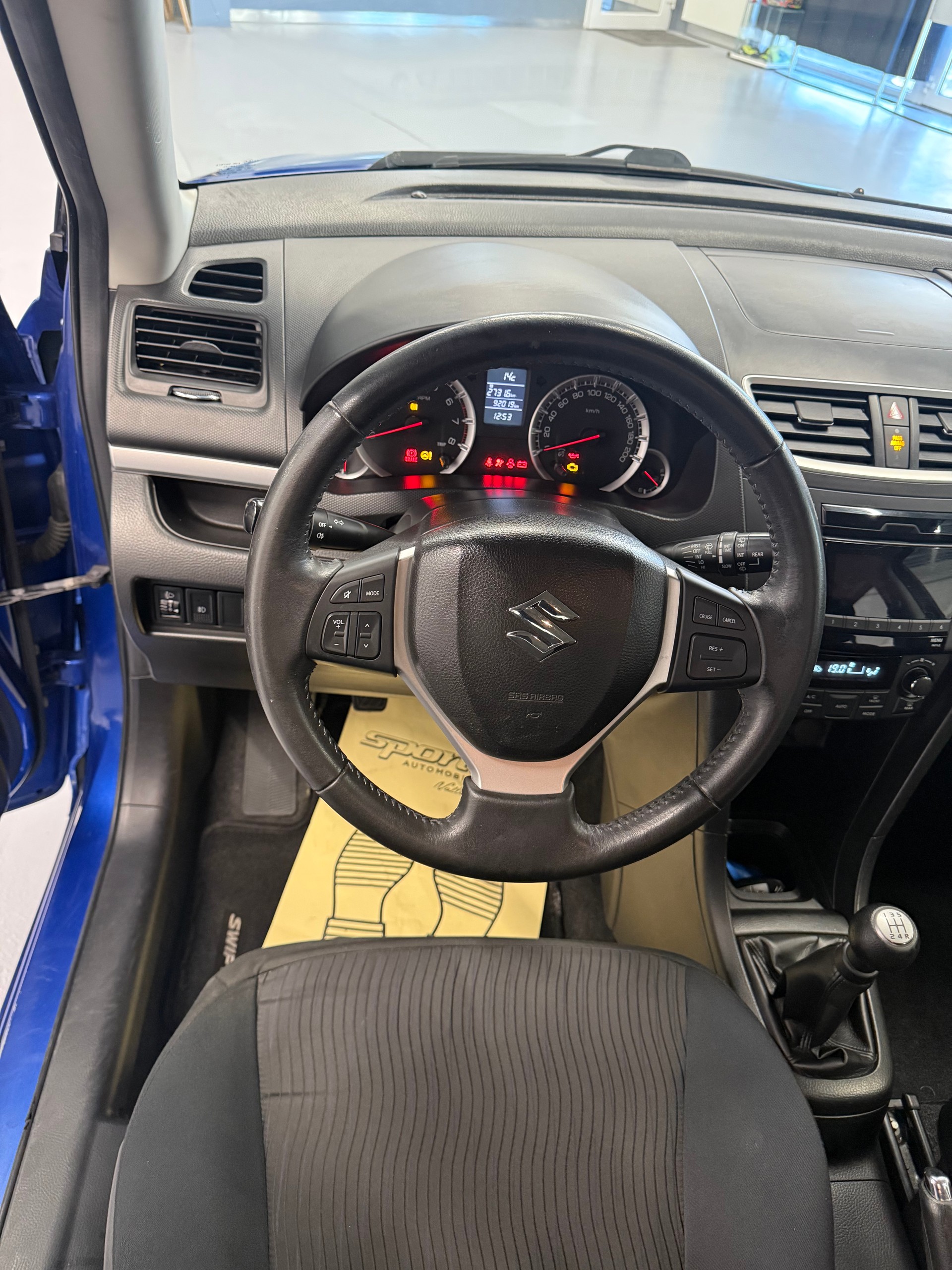 SUZUKI Swift 1.2i 16V GL Top 4x4-image-10