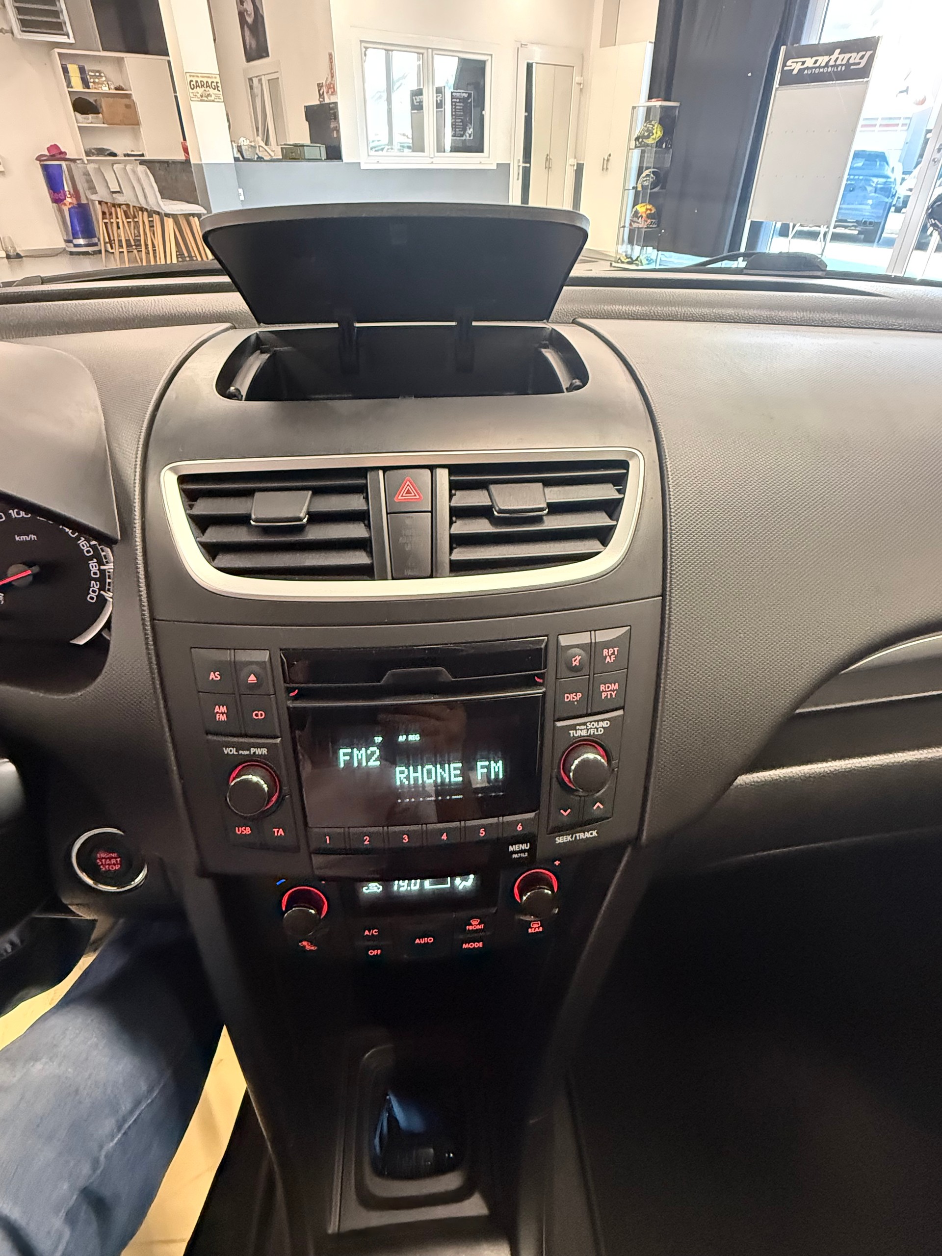 SUZUKI Swift 1.2i 16V GL Top 4x4-image-18