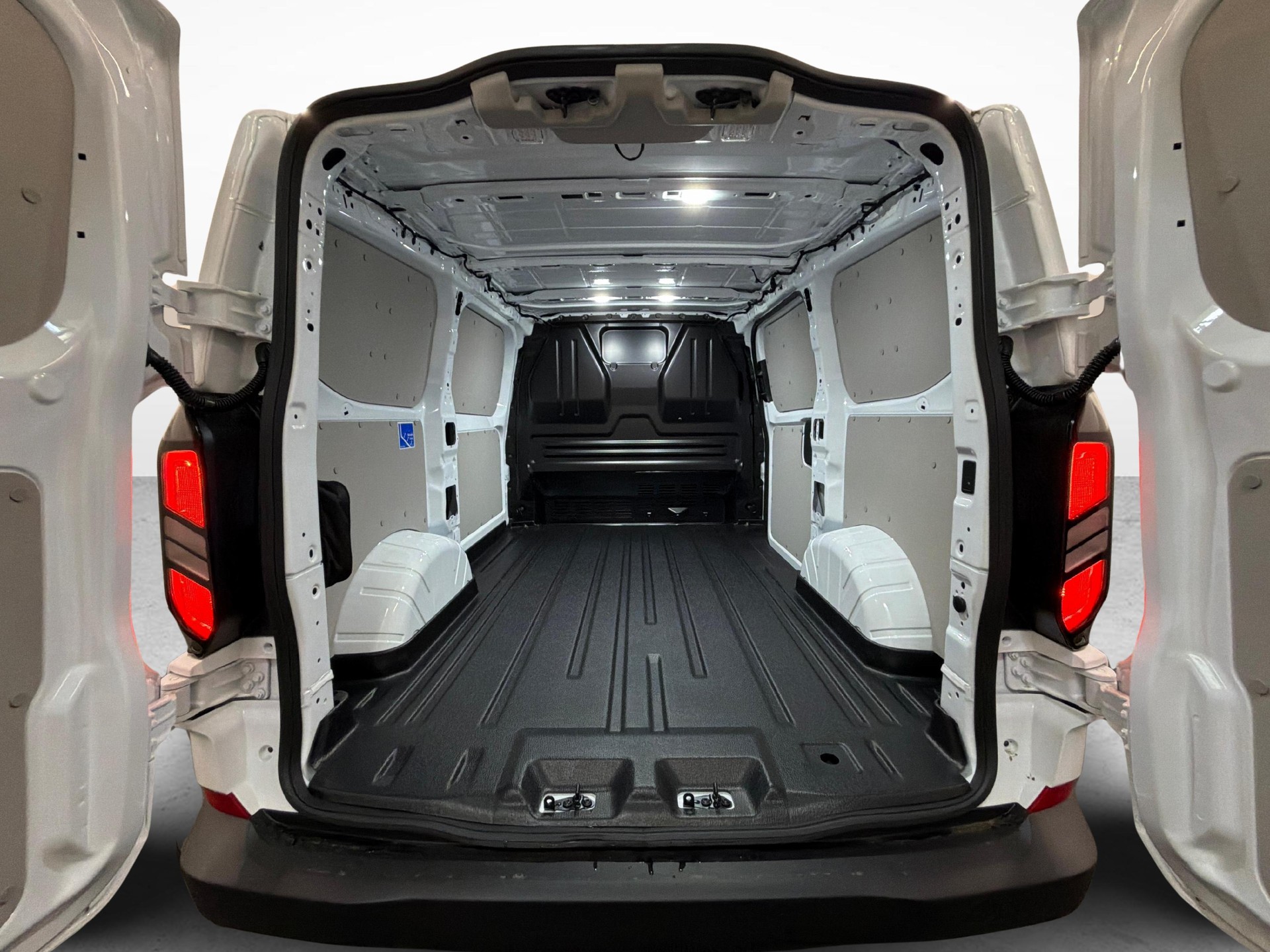 FORD Transit C Van 320 L1 2.5 Duratec 233 Trend PHEV-image-10