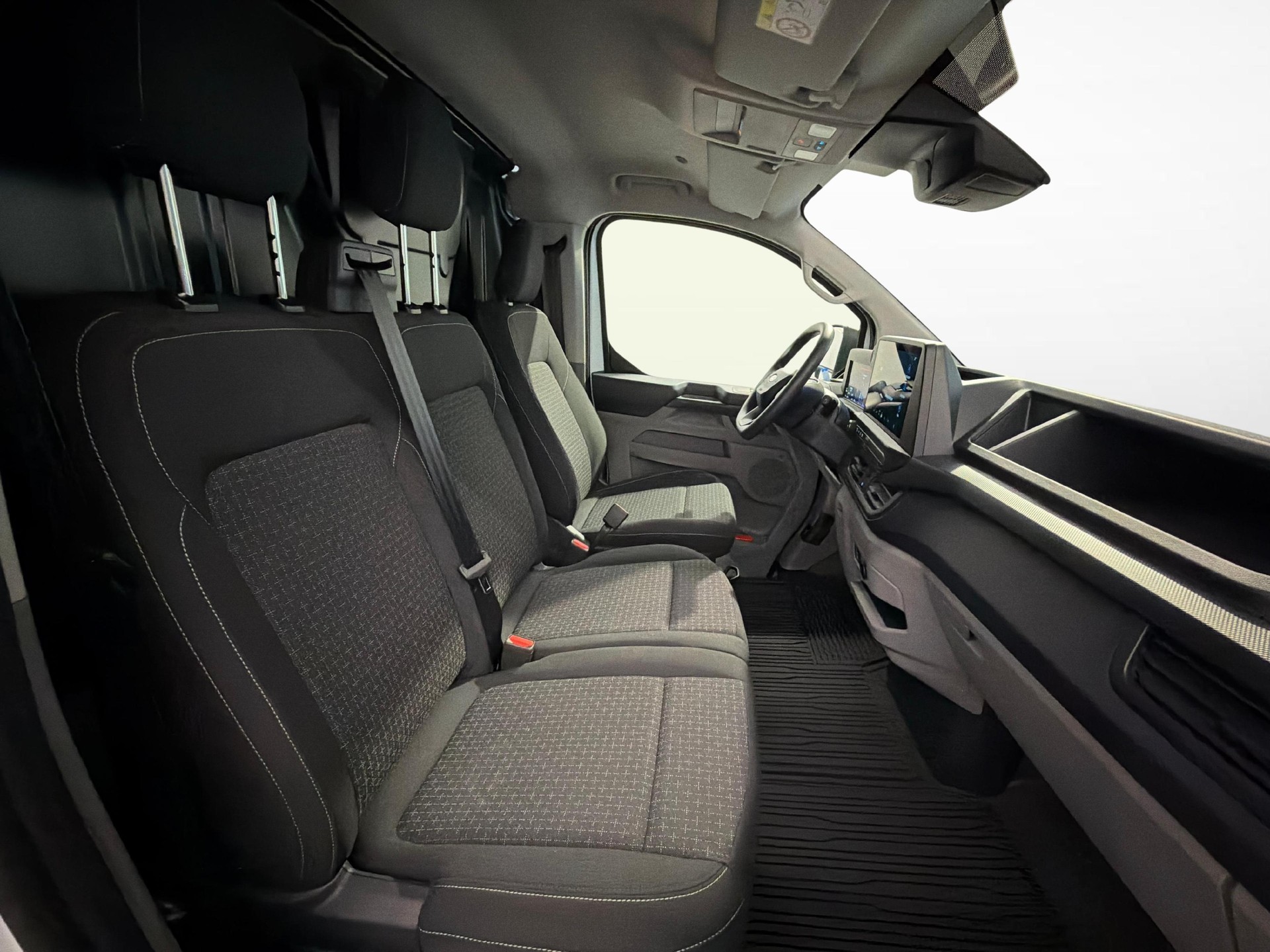FORD Transit C Van 320 L1 2.5 Duratec 233 Trend PHEV-image-8
