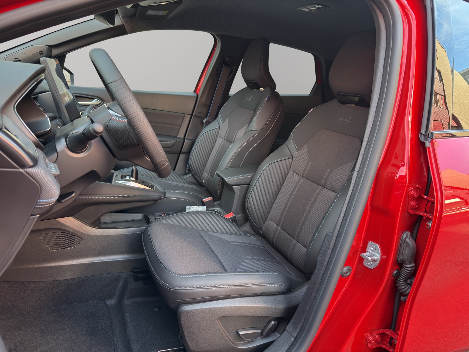 RENAULT Renault Captur 1.8 E-Tech Esprit Alpine-image-3
