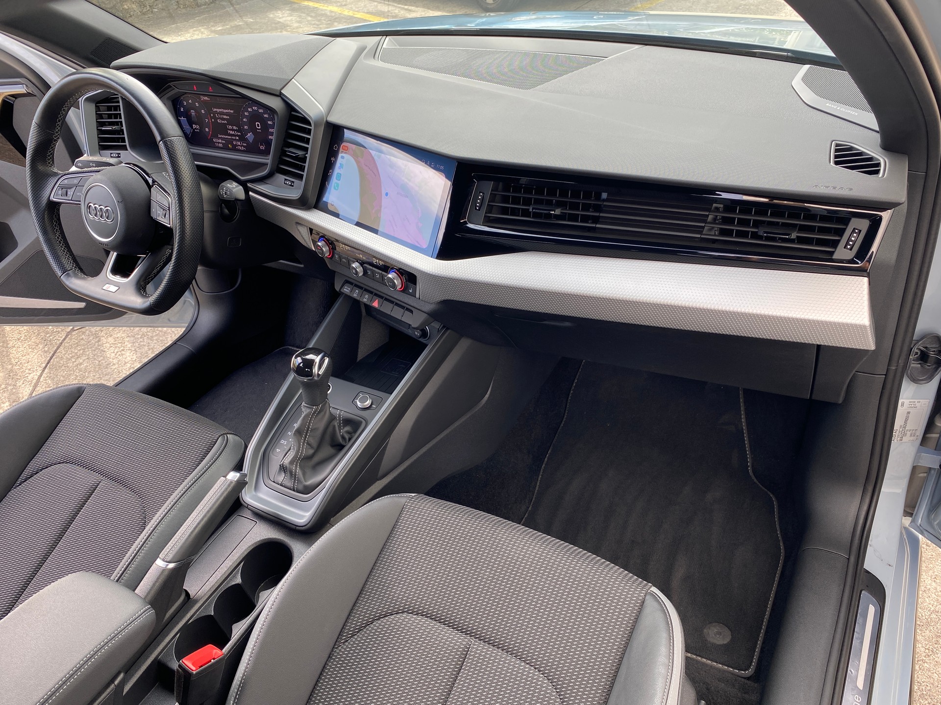 AUDI A1 Sportback 30 TFSI S Line Attraction S-tronic-image-28