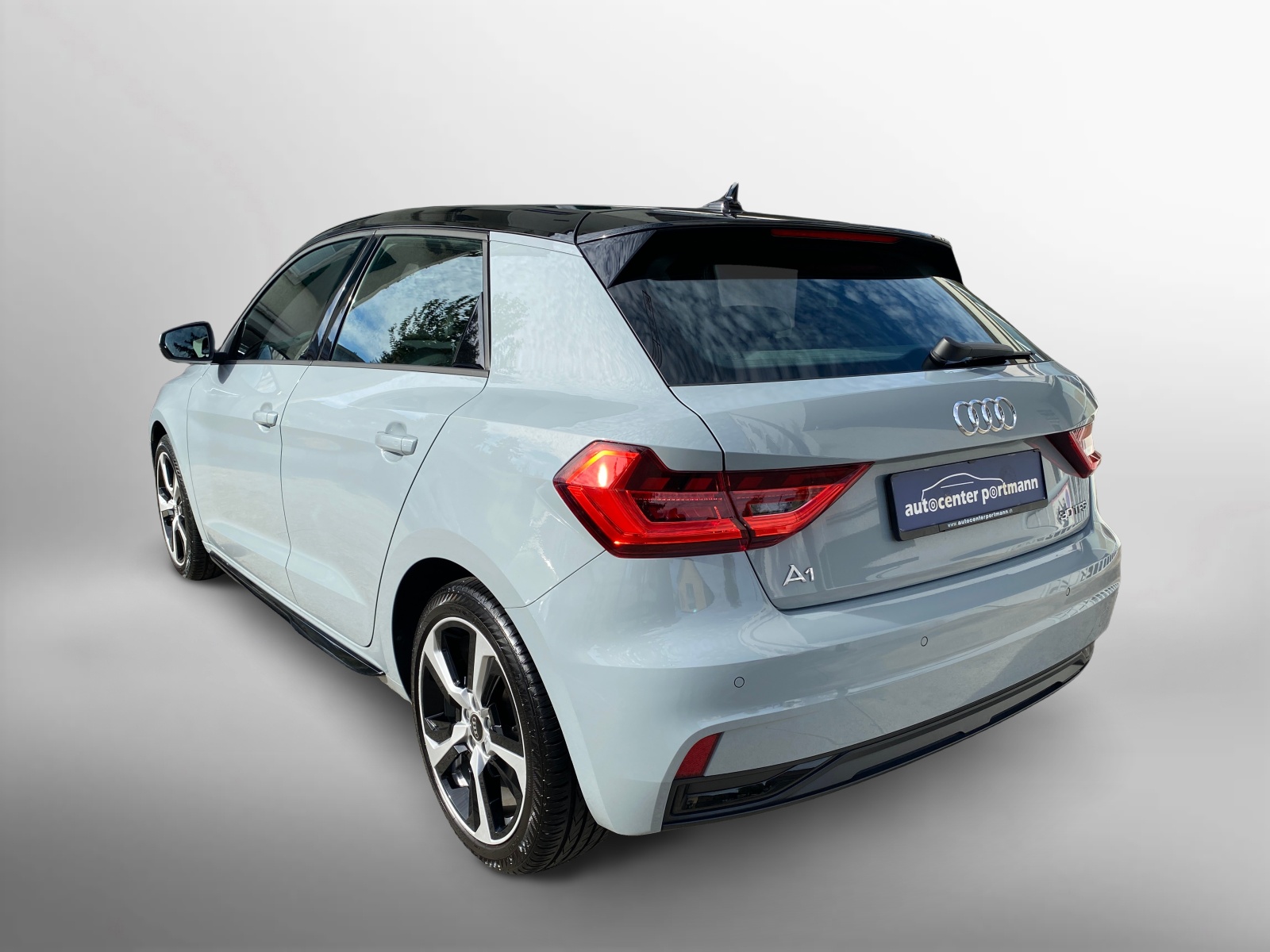 AUDI A1 Sportback 30 TFSI S Line Attraction S-tronic-image-12
