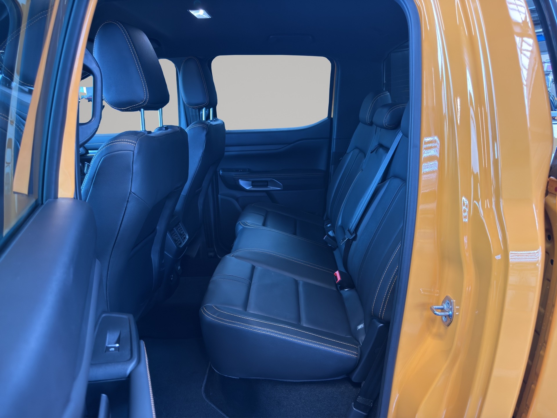 FORD Ranger Wildtrak 2.0 Eco Blue e-4WD Automat AHK 3500KG-image-12