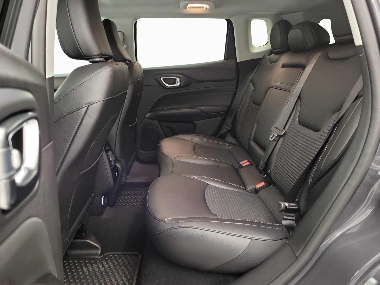 JEEP Compass 1.3 Swiss Limited 4xe-image-8