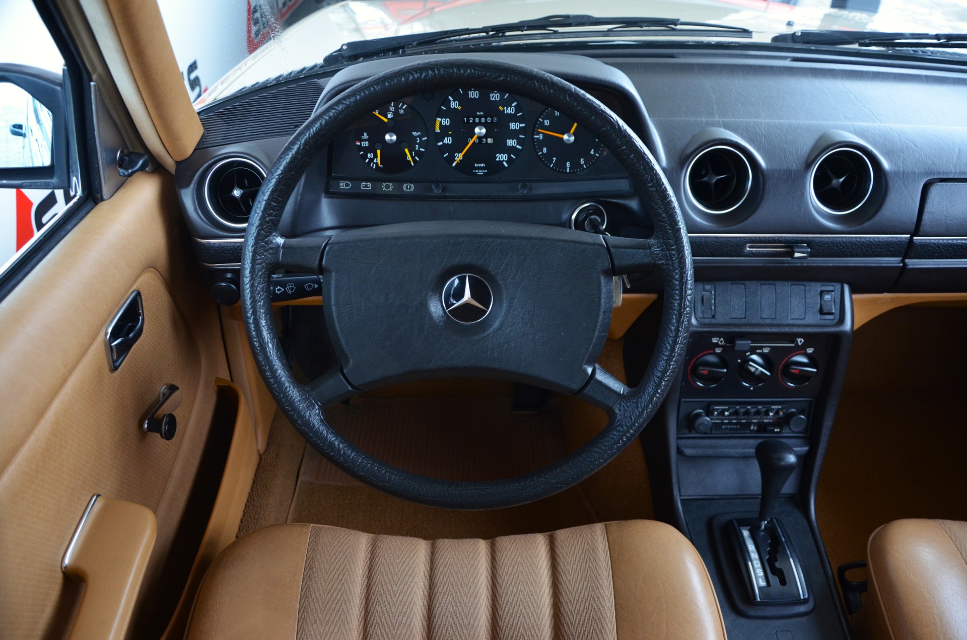 MERCEDES-BENZ 250-image-9