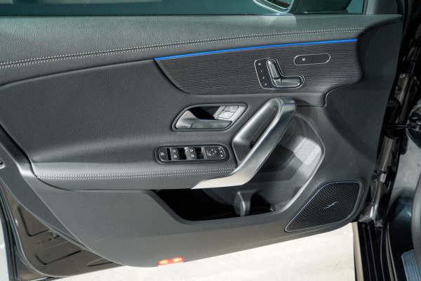 MERCEDES-BENZ A 220 4Matic 8G-DCT-image-9