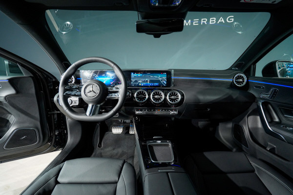 MERCEDES-BENZ A 220 4Matic 8G-DCT-image-6