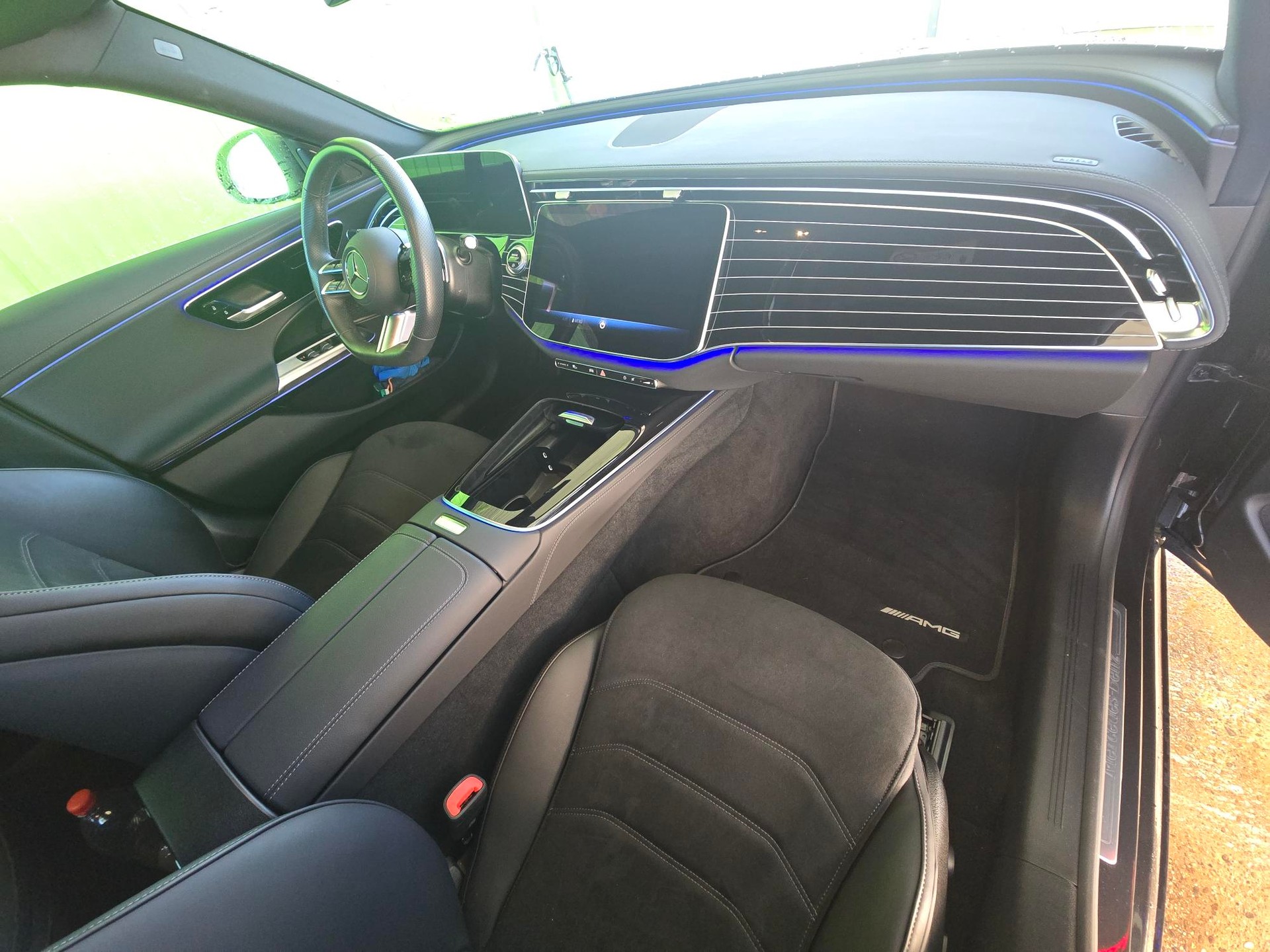 MERCEDES-BENZ E 220 d 4Matic 9G-Tronic AMG Line-image-7