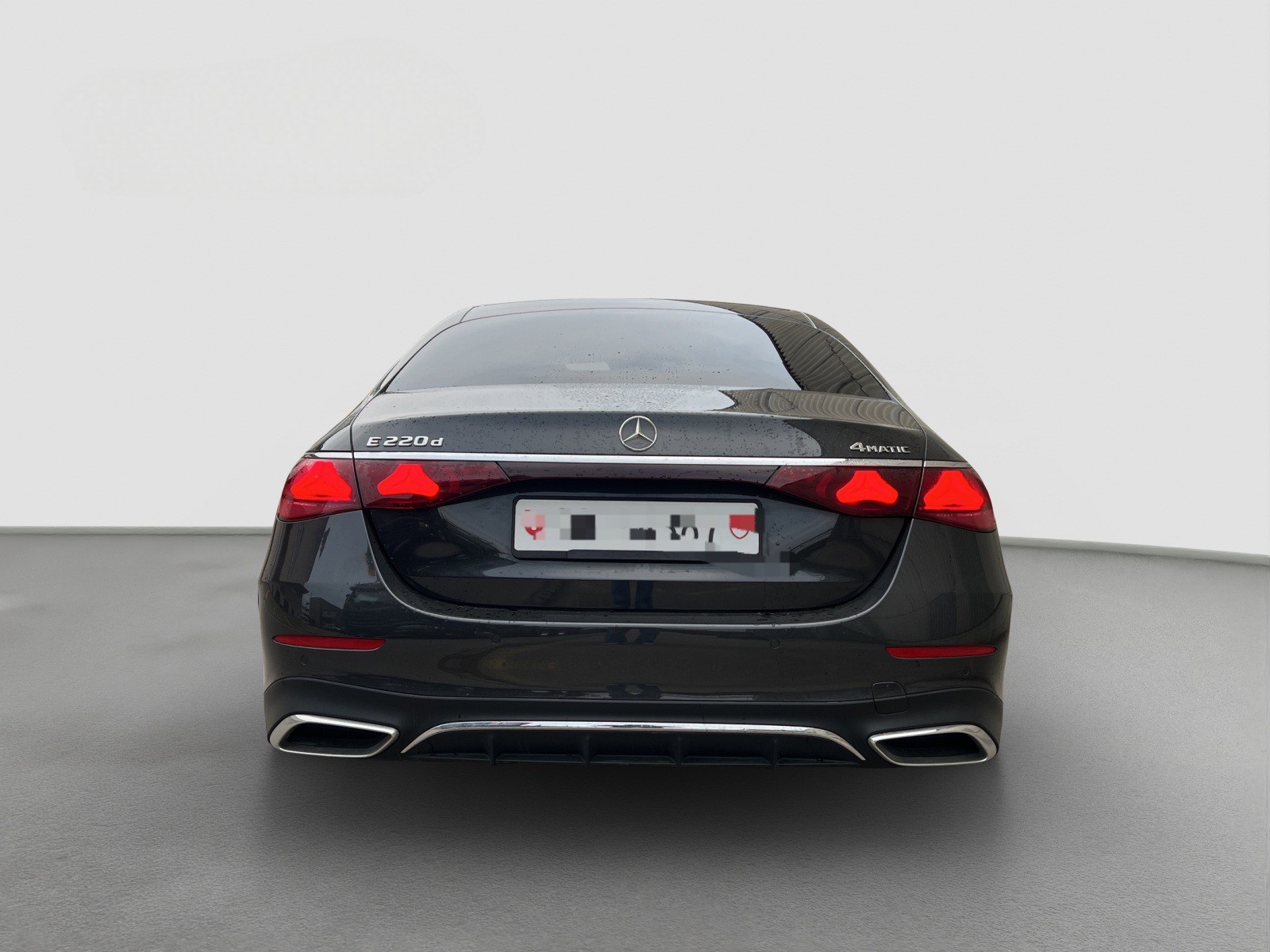 MERCEDES-BENZ E 220 d 4Matic 9G-Tronic AMG Line-image-4