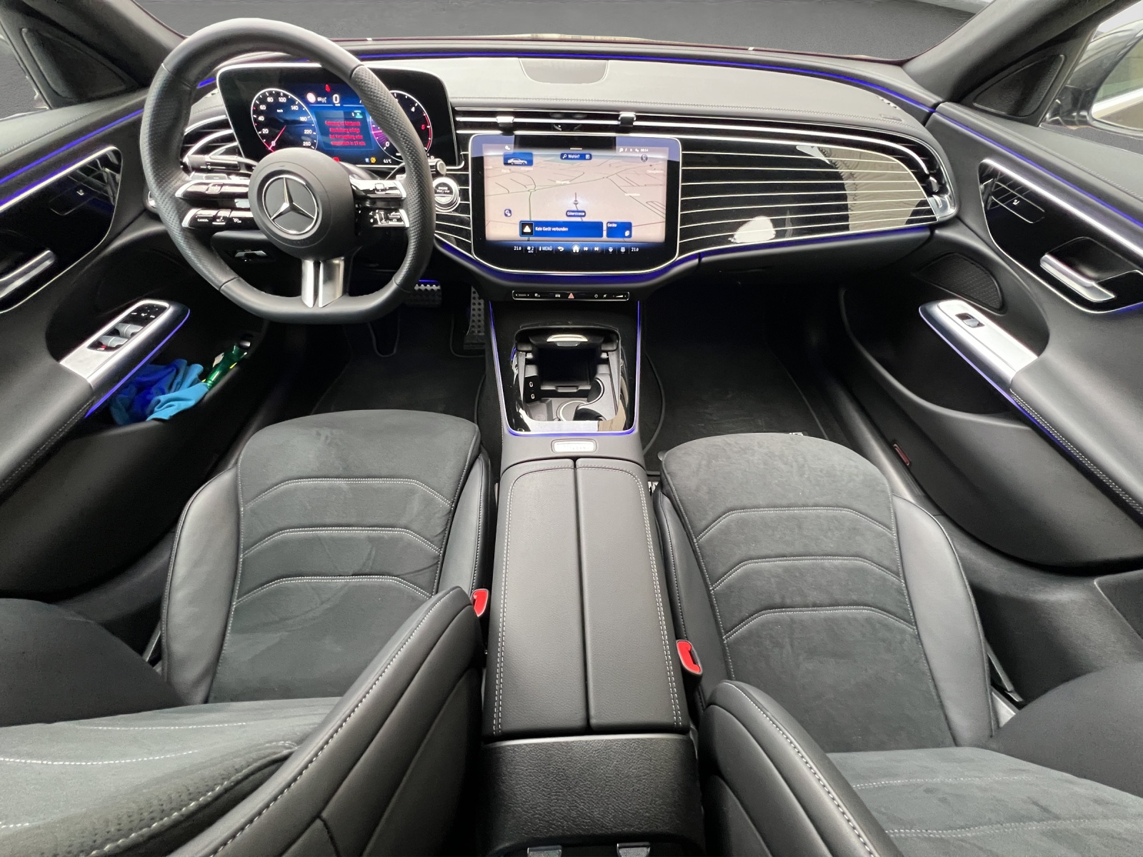 MERCEDES-BENZ E 220 d 4Matic 9G-Tronic AMG Line-image-1