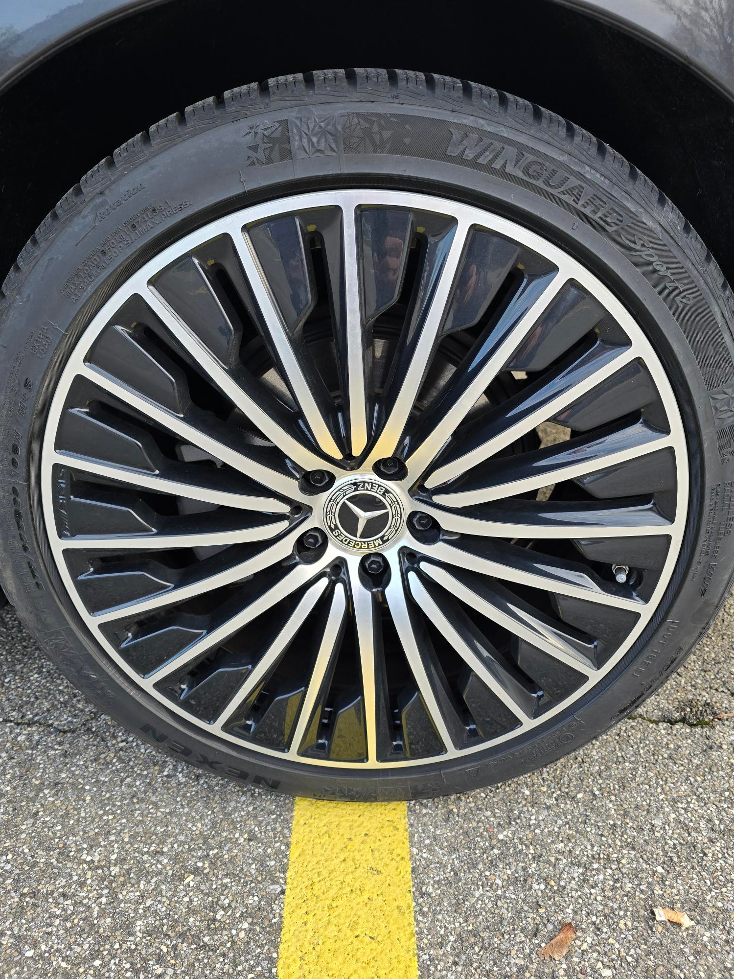 MERCEDES-BENZ E 220 d 4Matic 9G-Tronic AMG Line-image-8