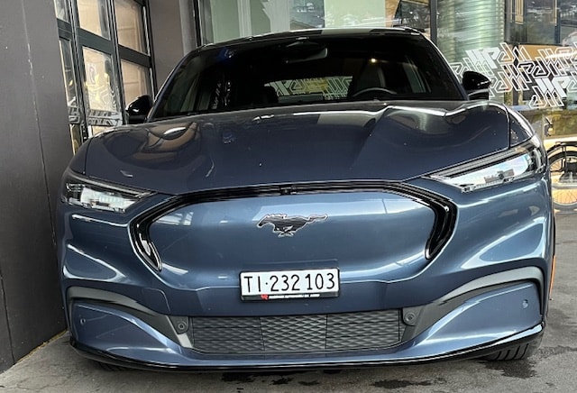 FORD Mustang MACH-E AWD 99kWh-image-13