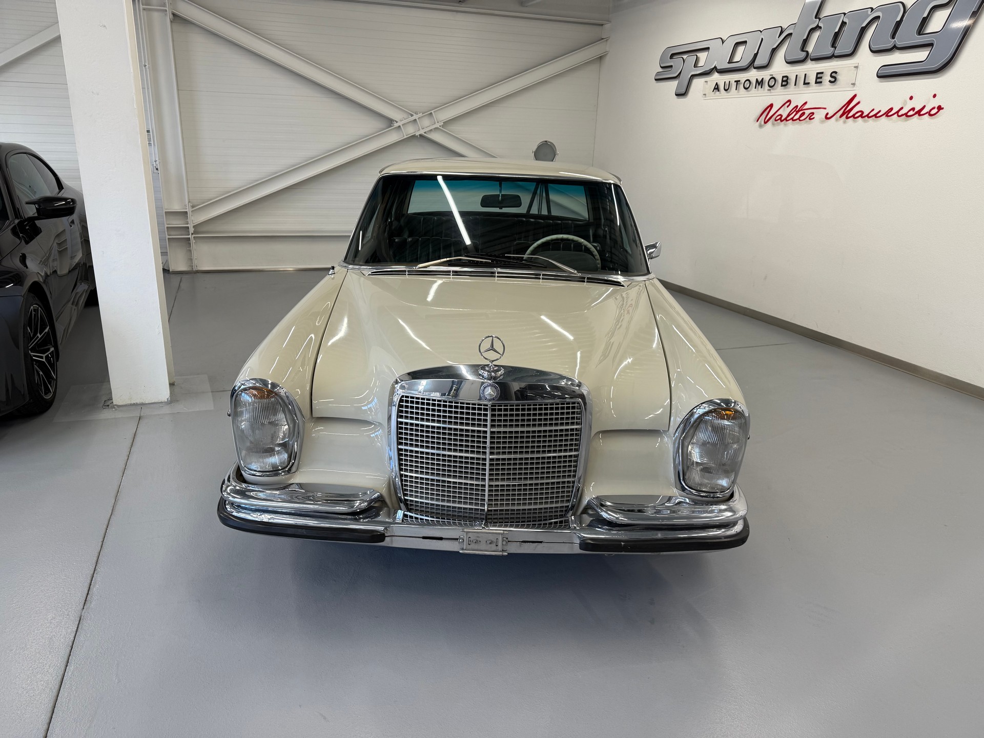 MERCEDES-BENZ SE Moteur refait à Neuf-showroom-element-2