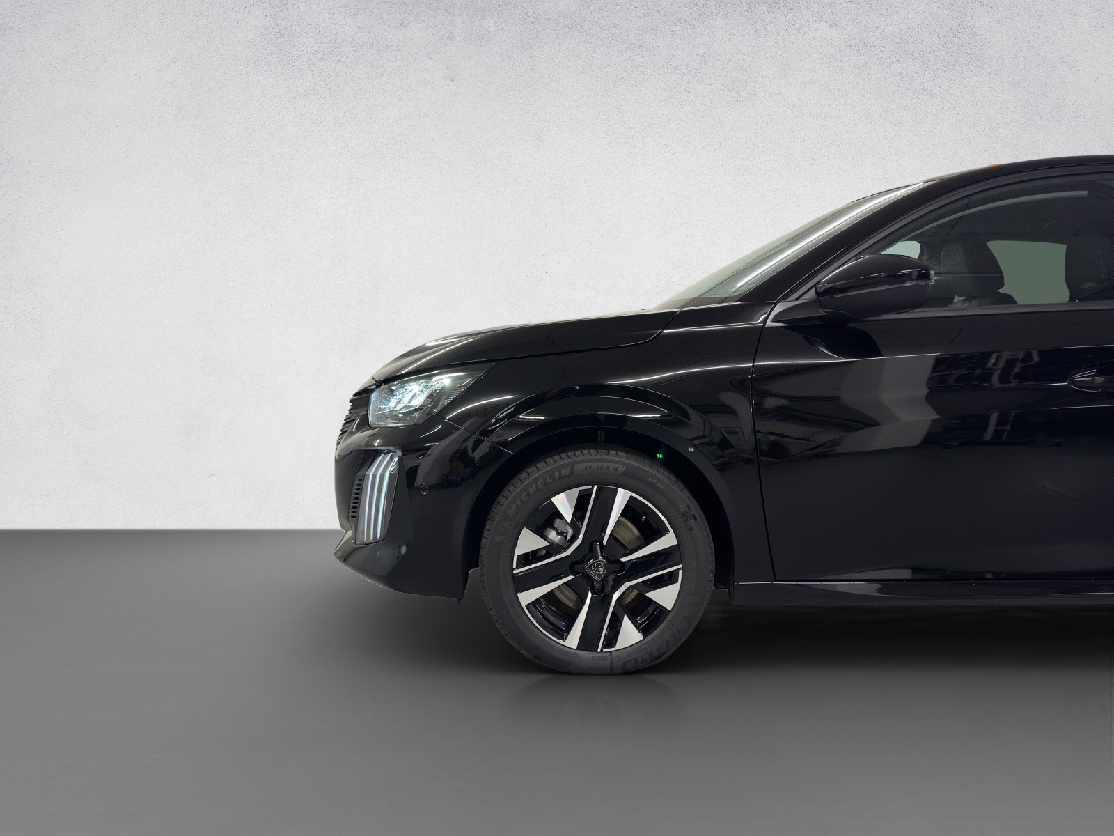 PEUGEOT 208 1.2 Hybrid Allure-image-6