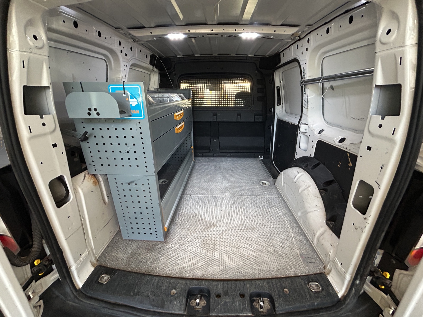 VW Caddy Cargo 1.5 TSI Entry-image-12
