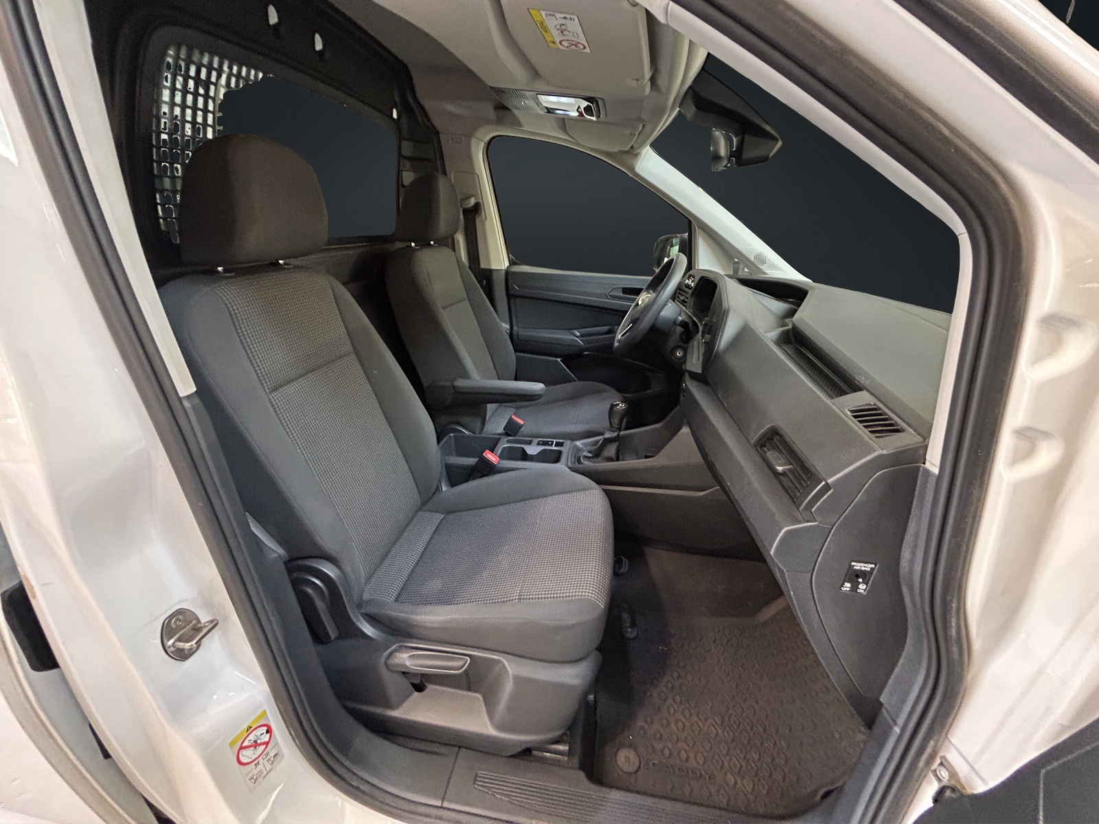VW Caddy Cargo 1.5 TSI Entry-image-10