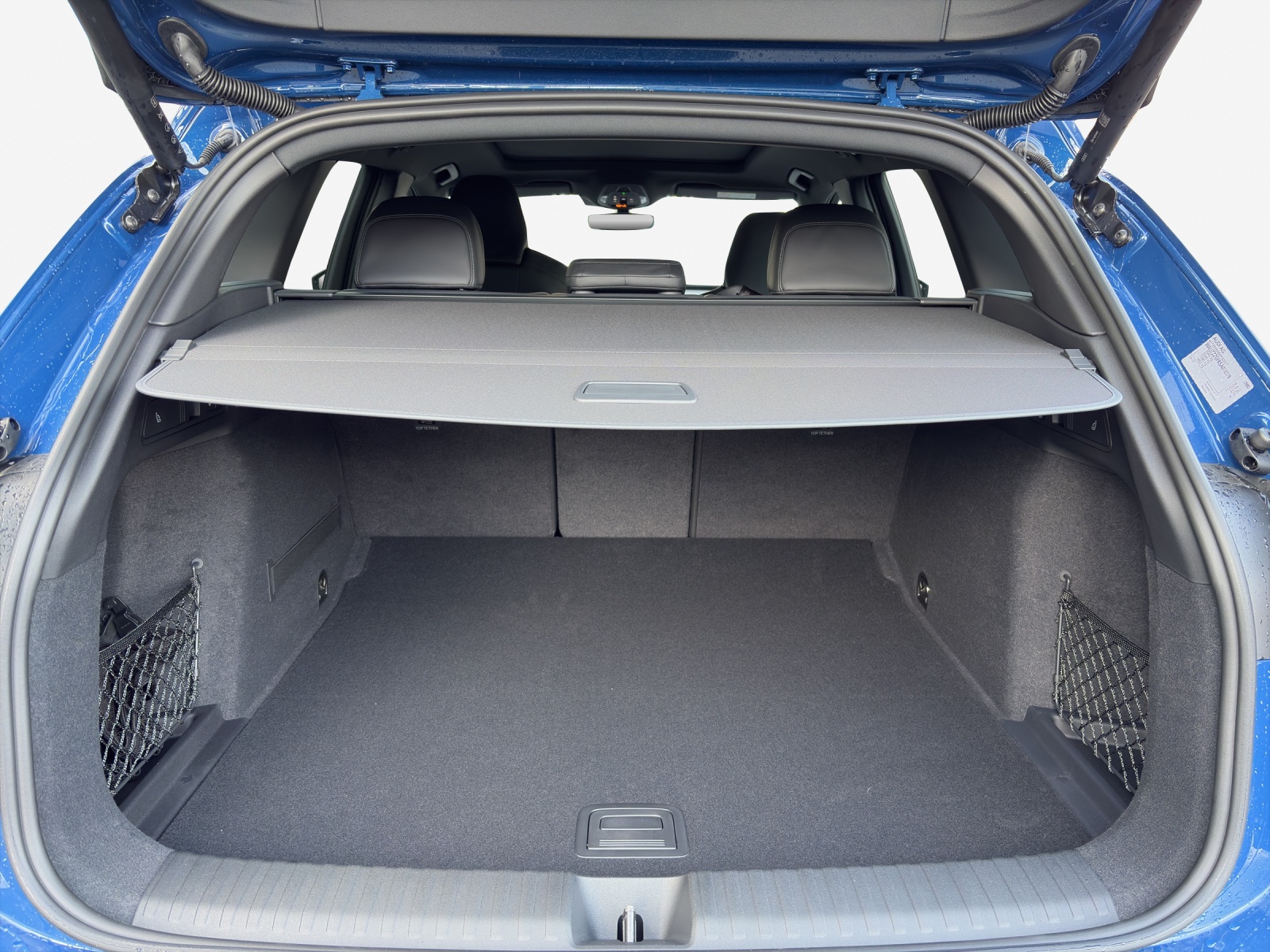 AUDI Q6 e-tron quattro-image-12