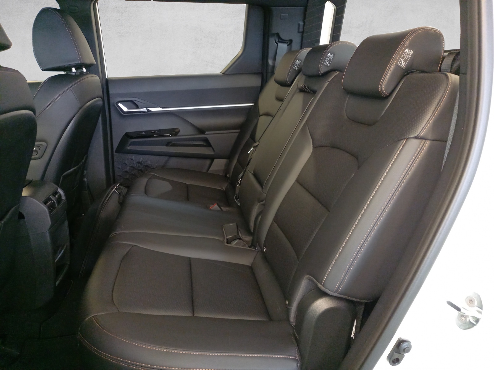 KGM-SsangYong Musso EV Platinum 80.6kWh-image-12