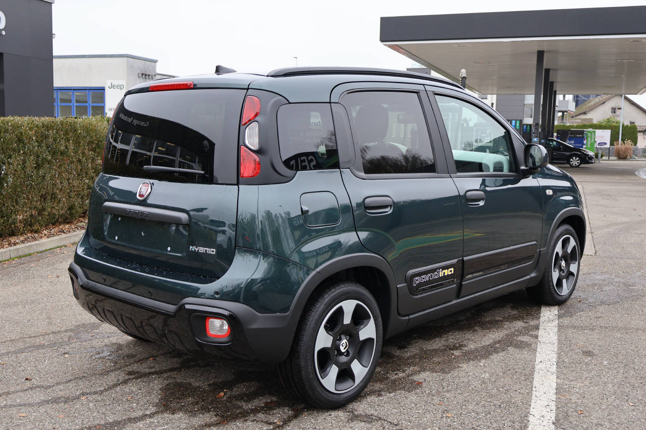 FIAT Panda 1.0 Hybrid Cross-image-2