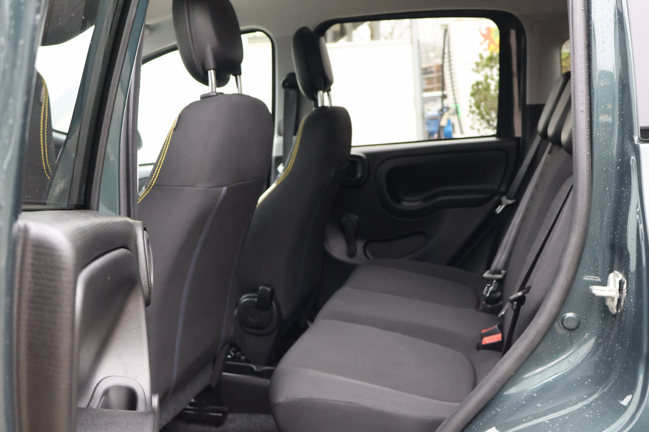FIAT Panda 1.0 Hybrid Cross-image-15