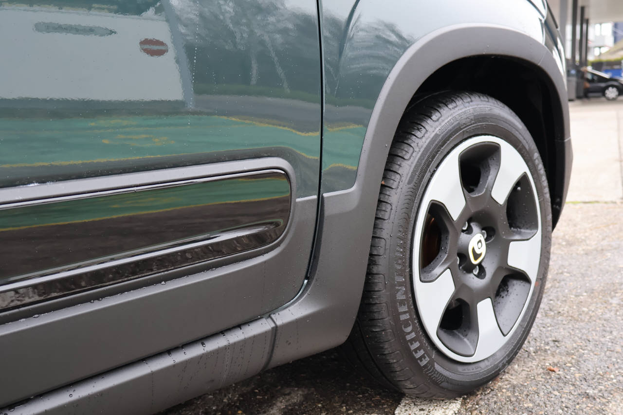 FIAT Panda 1.0 Hybrid Cross-image-8