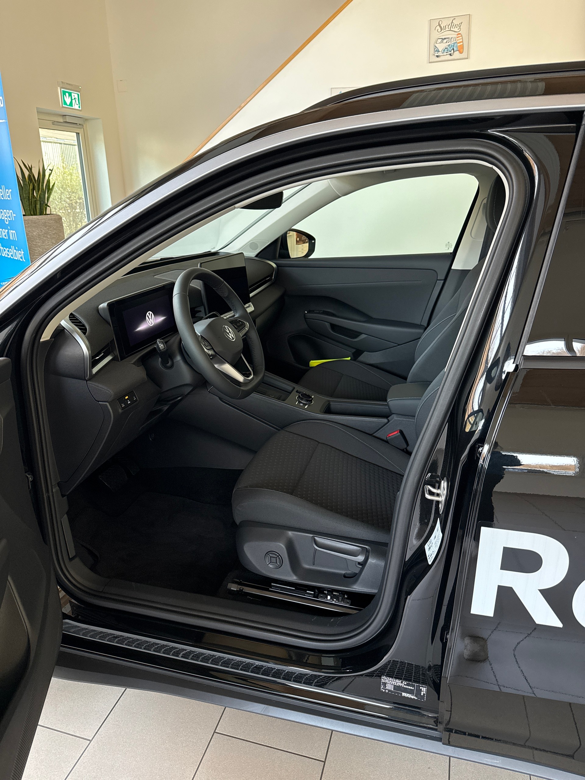 VW T-Roc 1.5 eTSI Life DSG-image-3
