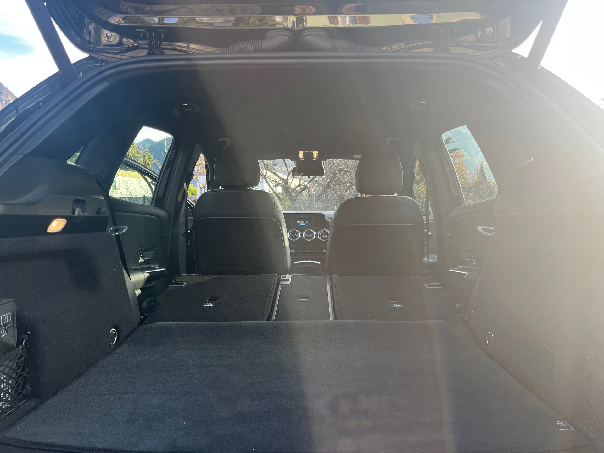 MERCEDES-BENZ EQA 250-image-4