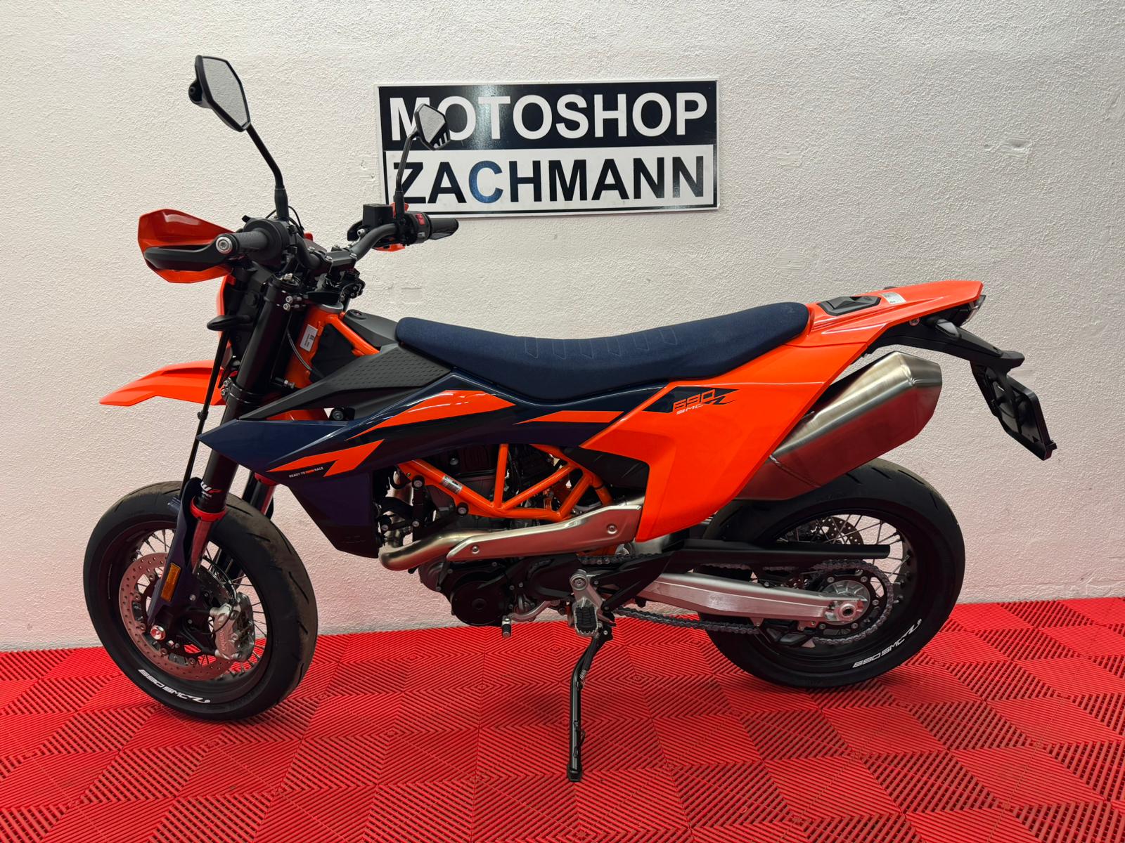 KTM 690 SMC R ABS (35 kW)-showroom-element-3
