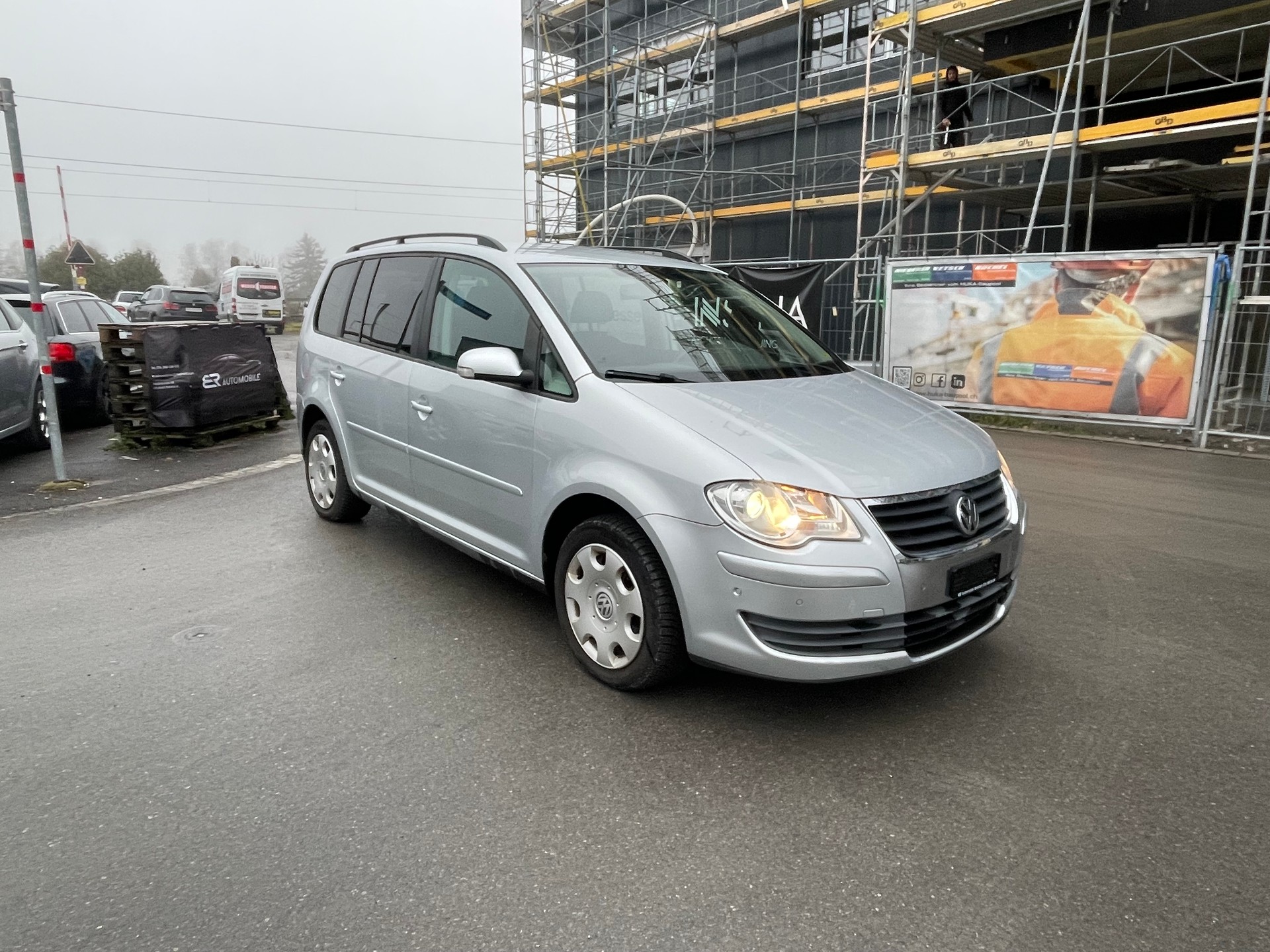 VW Touran 2.0 TDI Trendline-image-1