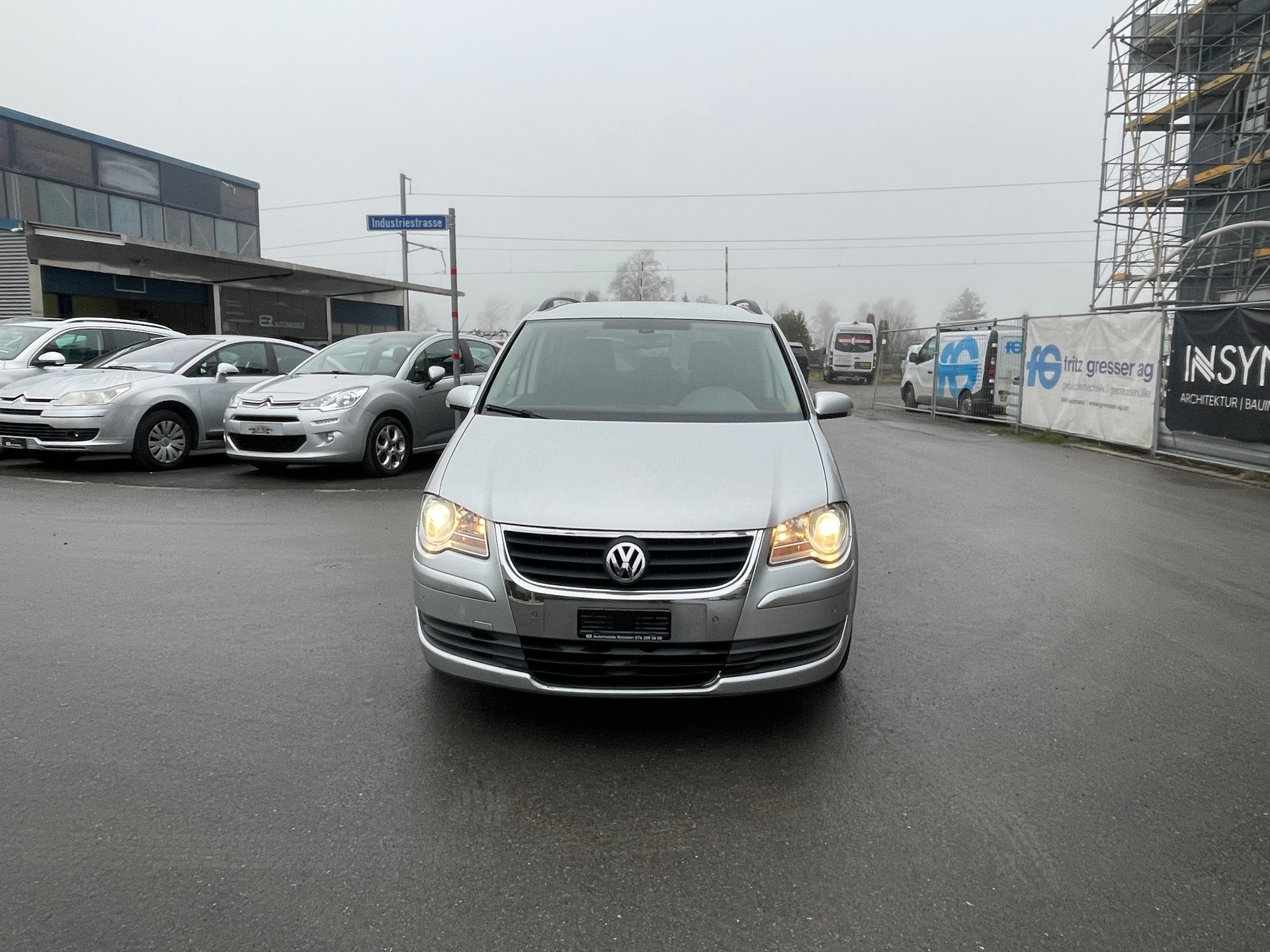 VW Touran 2.0 TDI Trendline-image-6