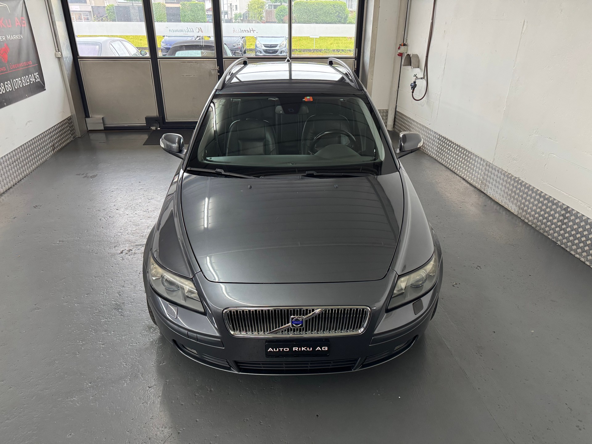 VOLVO V50 2.0D Kinetic-image-2