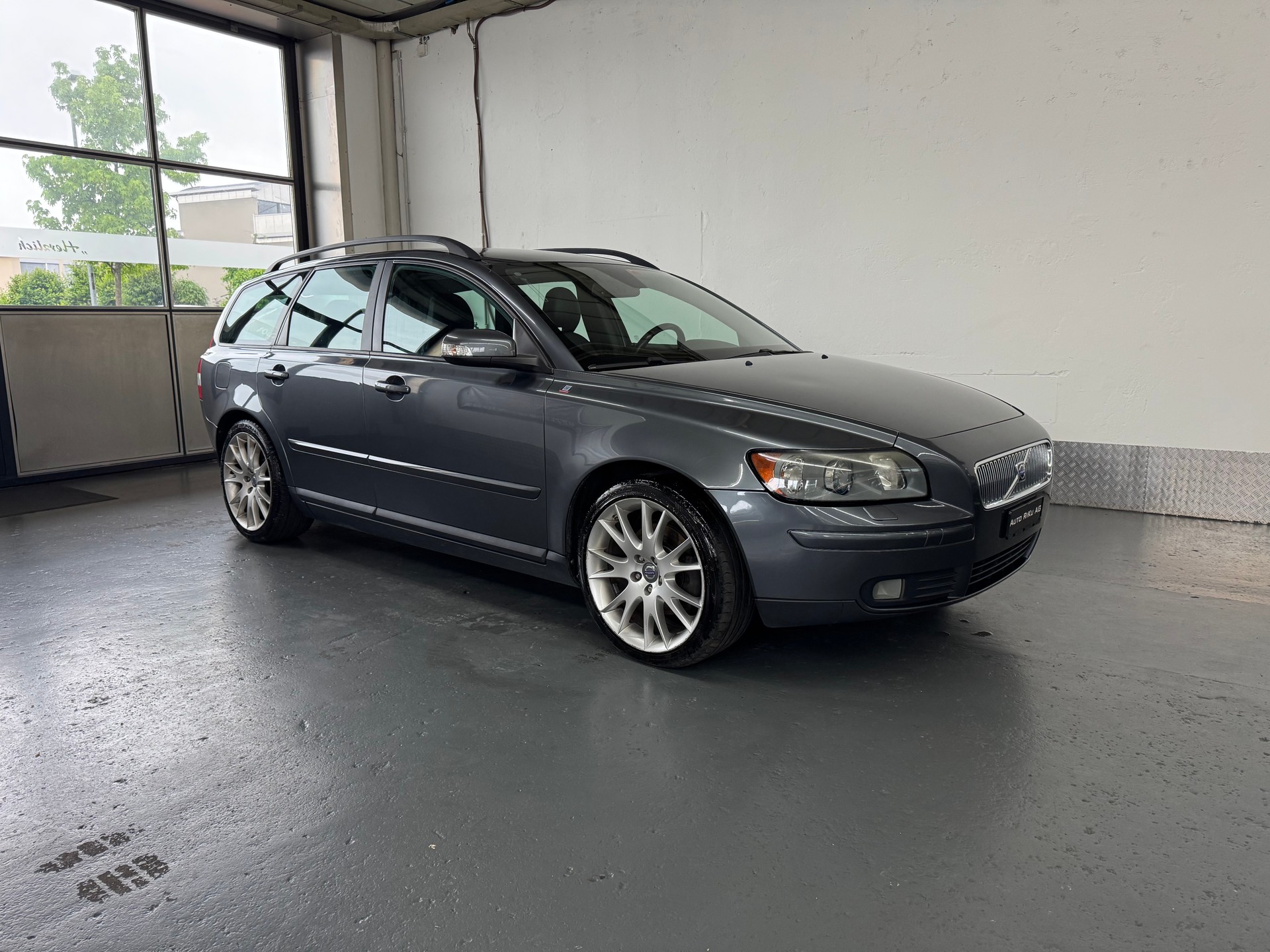 VOLVO V50 2.0D Kinetic-image-1