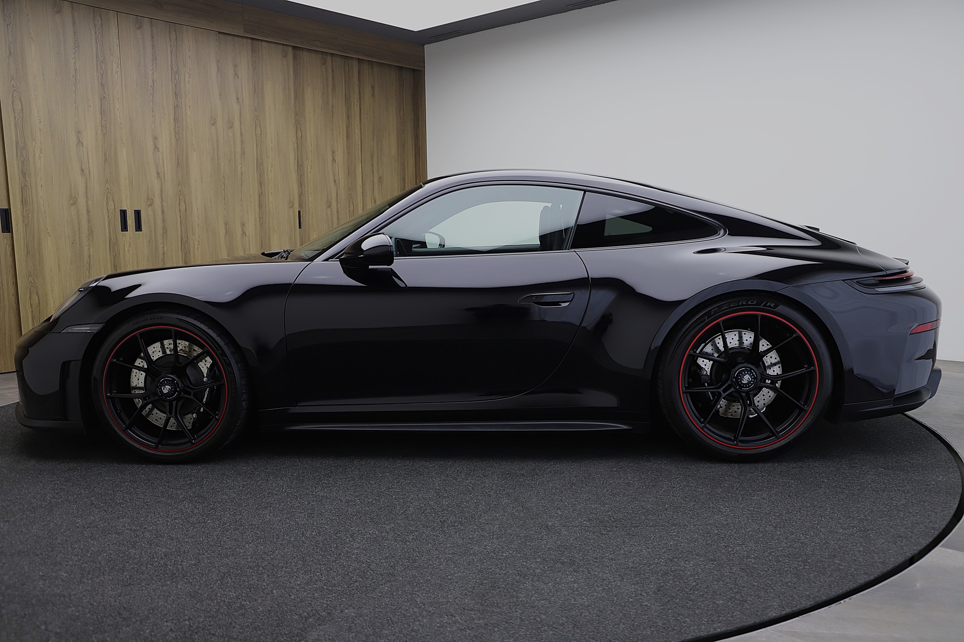 PORSCHE 911 Carrera GT3 PDK Touring Facelift 992.2-image-2