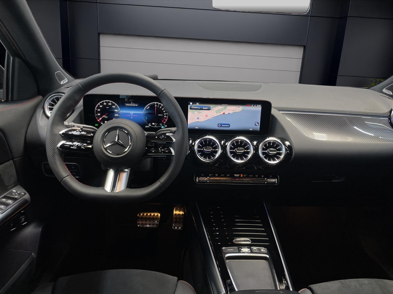 MERCEDES-BENZ GLA 250 e EQ Star AMG Line-image-4
