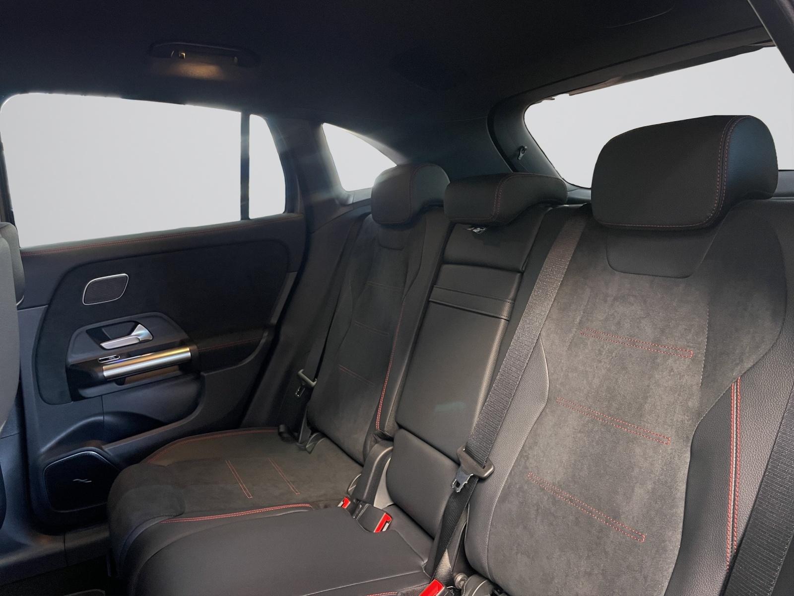 MERCEDES-BENZ GLA 250 e EQ Star AMG Line-image-7