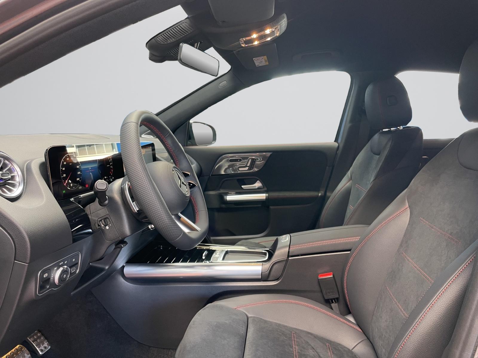 MERCEDES-BENZ GLA 250 e EQ Star AMG Line-image-3