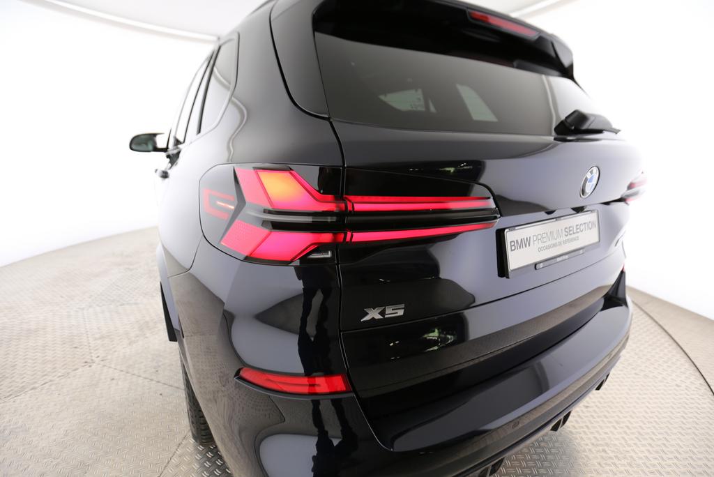BMW X5 M60i xDrive-image-16