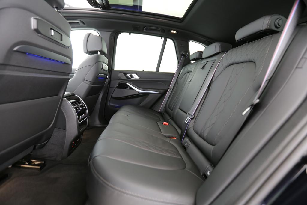 BMW X5 M60i xDrive-image-13