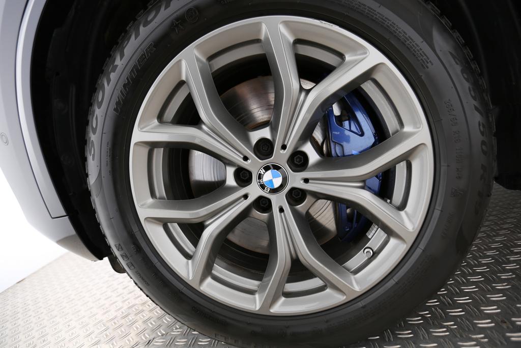BMW X5 M60i xDrive-image-17