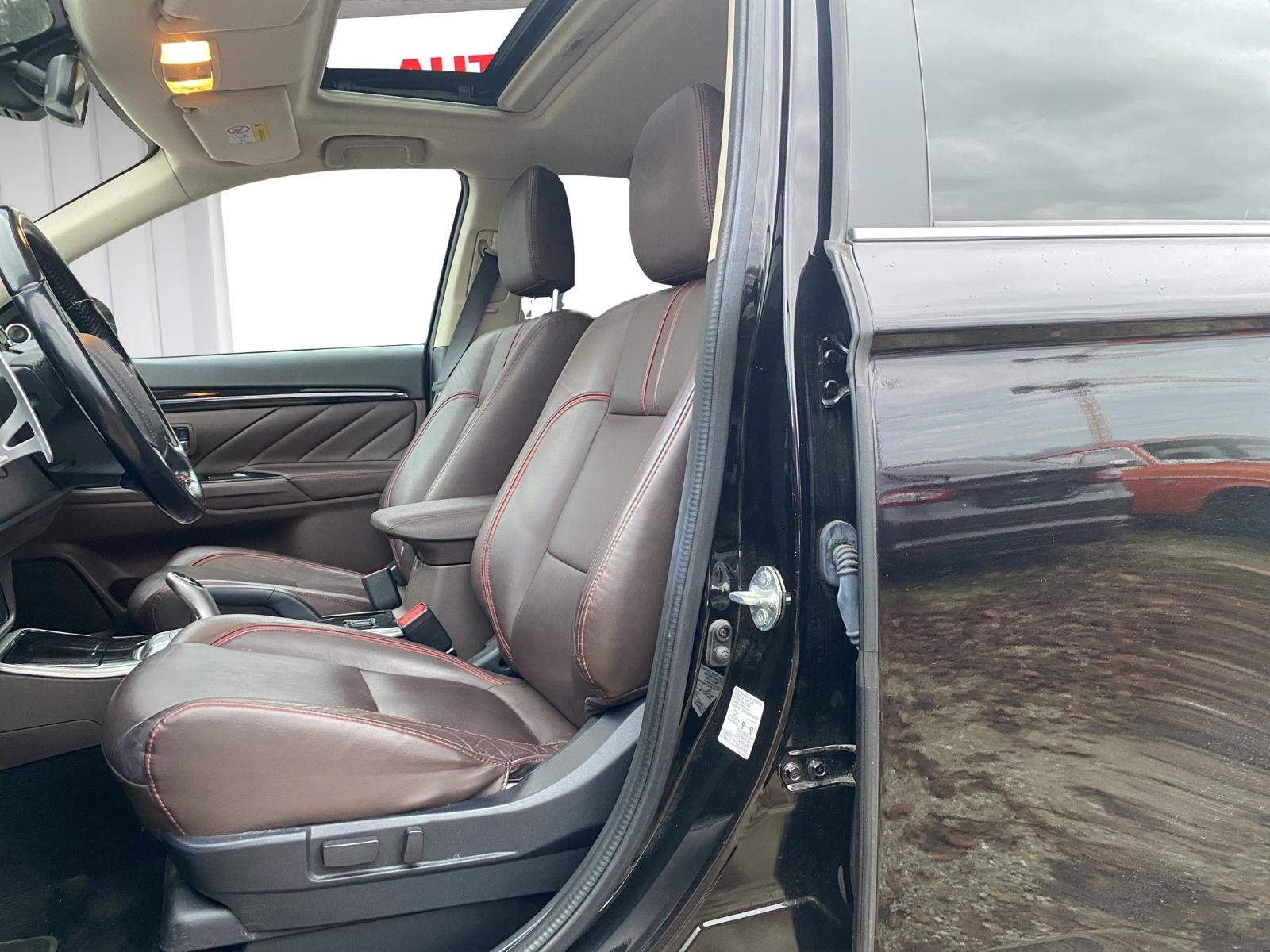 MITSUBISHI Outlander 2.0 PHEV Diamond 4WD Automatic-image-6