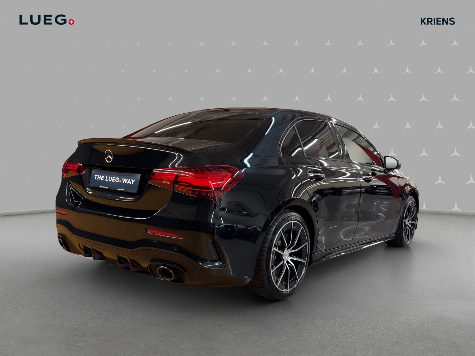 MERCEDES-BENZ A 35 4M - AMG / Rückfahrkamera / Panorama-Dach / Soundsystem / Multibeam LED-image-4