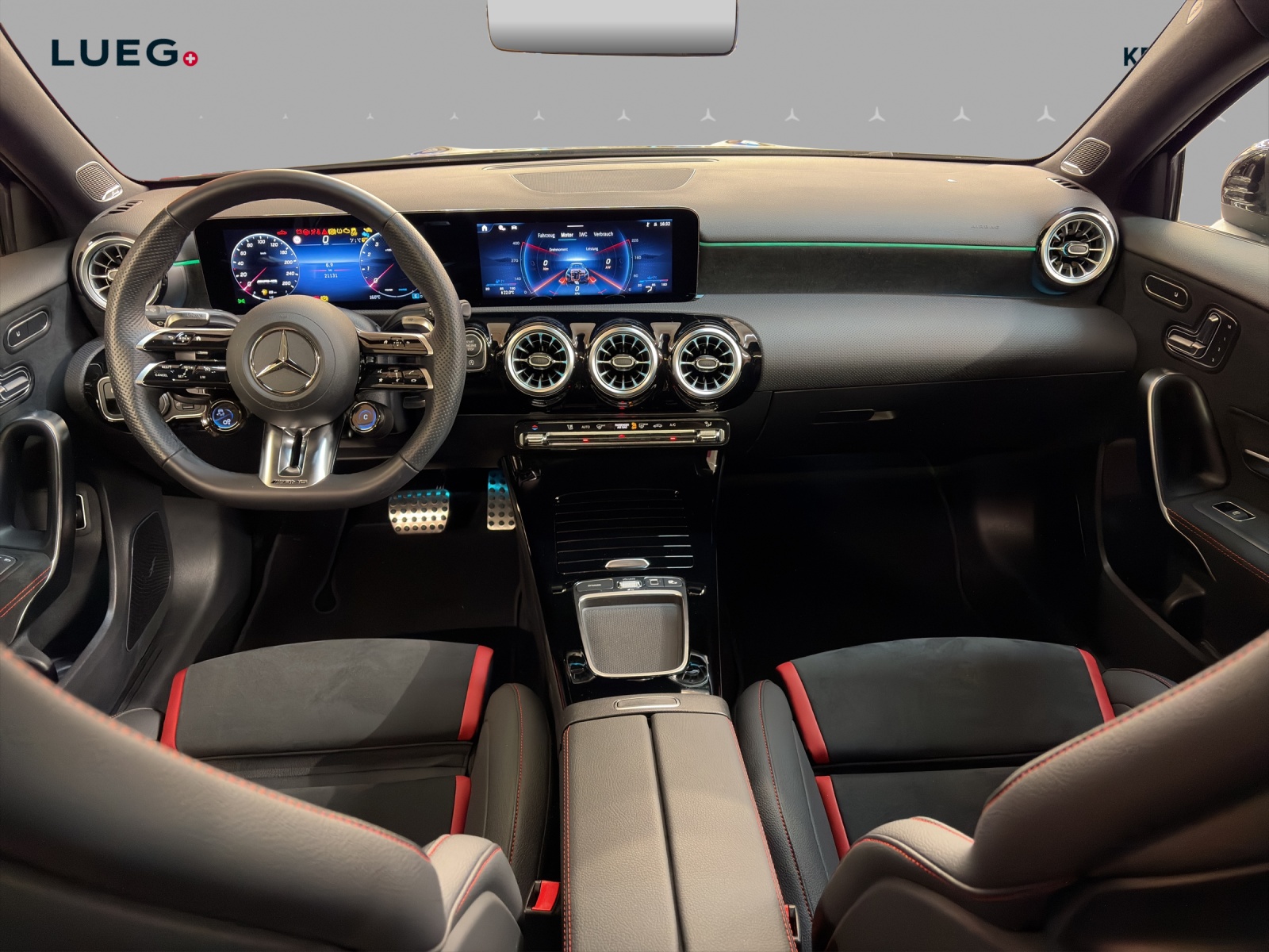 MERCEDES-BENZ A 35 4M - AMG / Rückfahrkamera / Panorama-Dach / Soundsystem / Multibeam LED-image-12